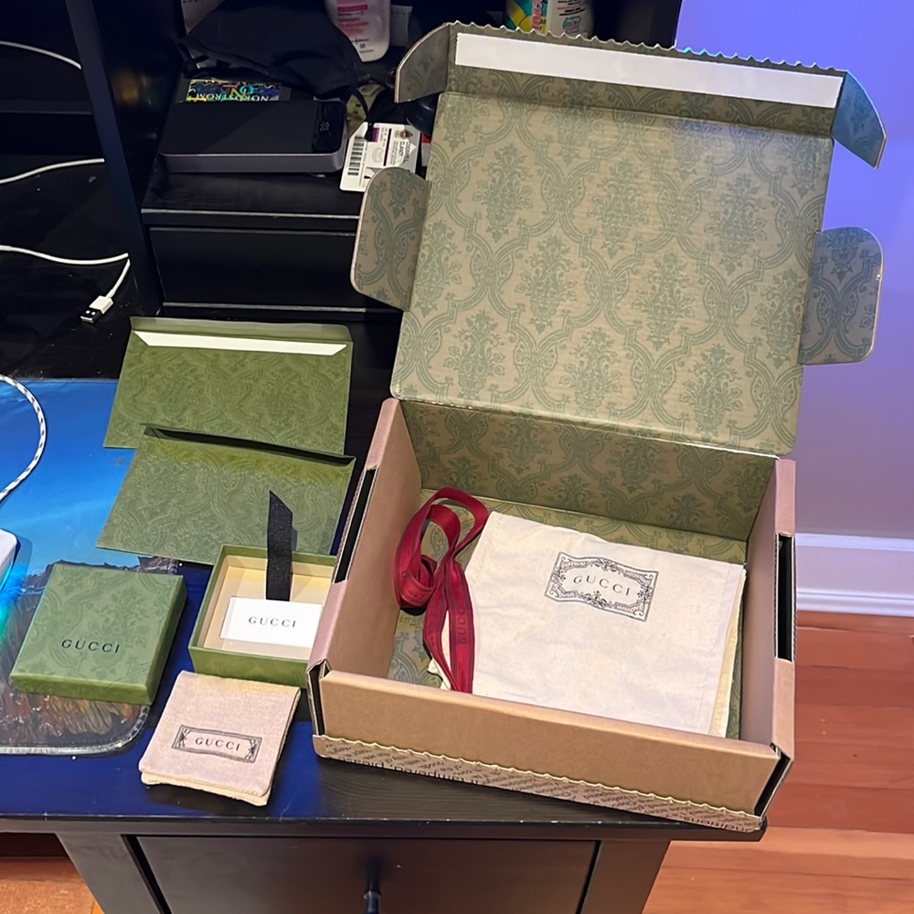 Gucci ring box packaging